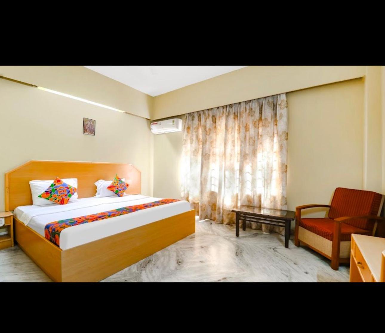 Hotel Sri Sathya Sai Bangalore Bagian luar foto